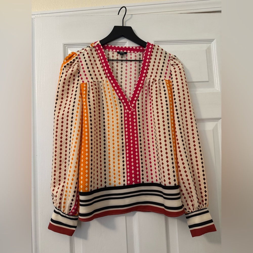 Printed V-Neck Long Sleeve Gathered Front Top